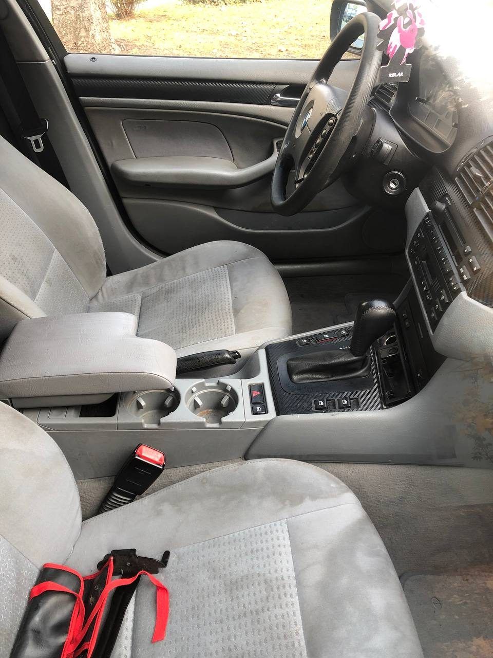 Автомобиль BMW 318i, 2027