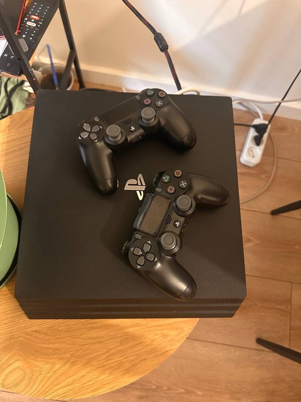 Игровая приставка PlayStation 4 Pro