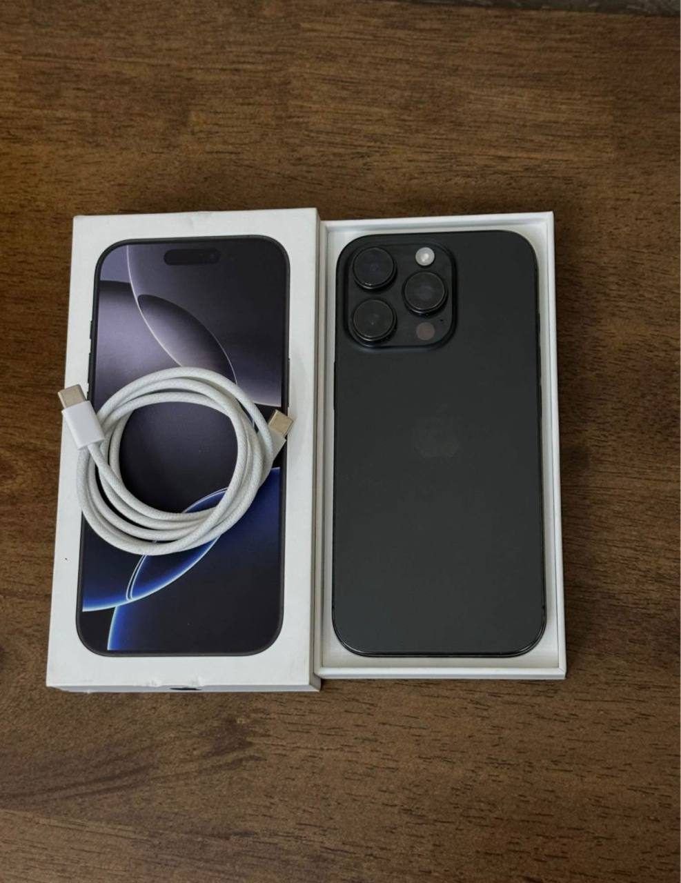Смартфон iPhone 16 Pro, батарея 79%