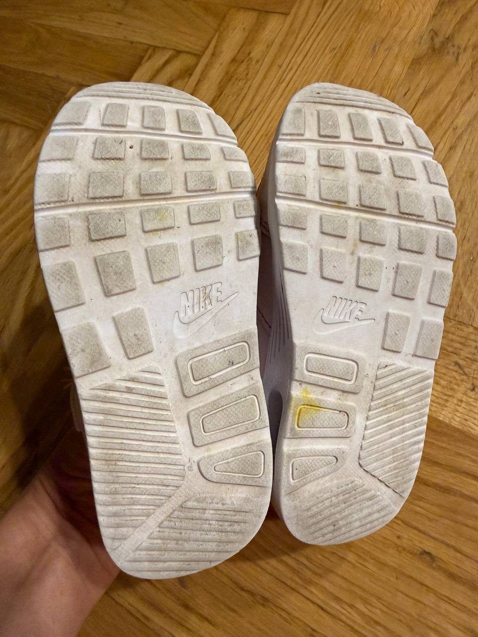 Кроссовки Nike, размер 27