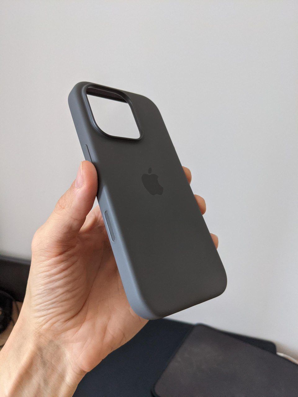 Чехол Apple iPhone 16 Pro Silicone Case w/Magsafe, Stone Gray
