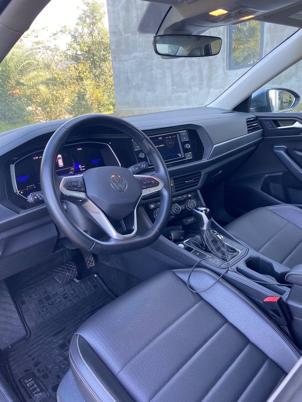 Автомобиль Volkswagen Jetta, 2023