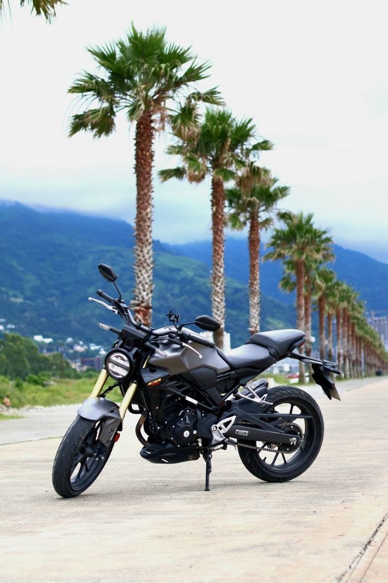 Мотоцикл Honda CB300R, 2024