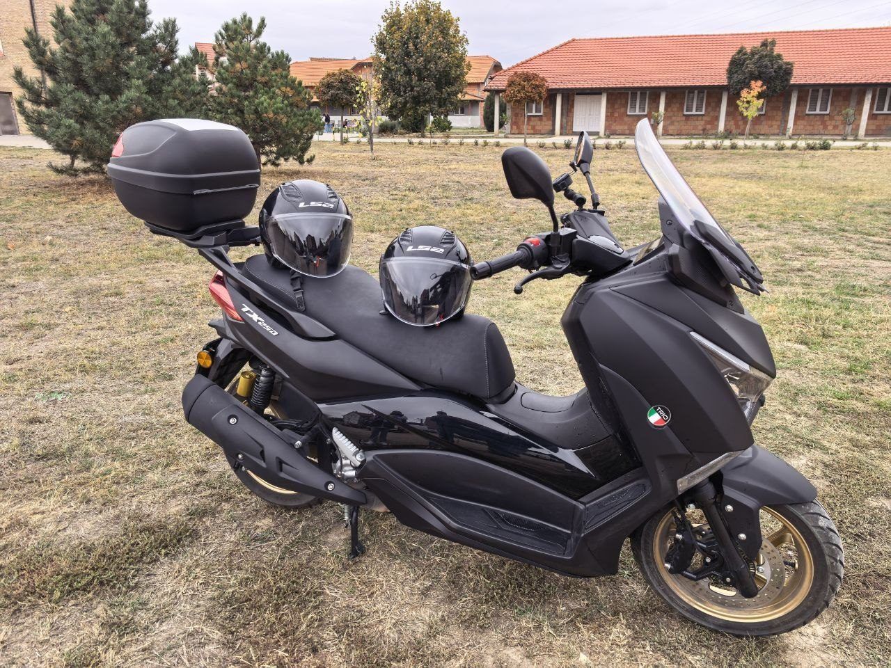 Макси скутер TRIO TX 250, 250 кубов