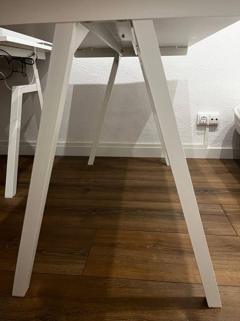 Стол Ikea Trotten