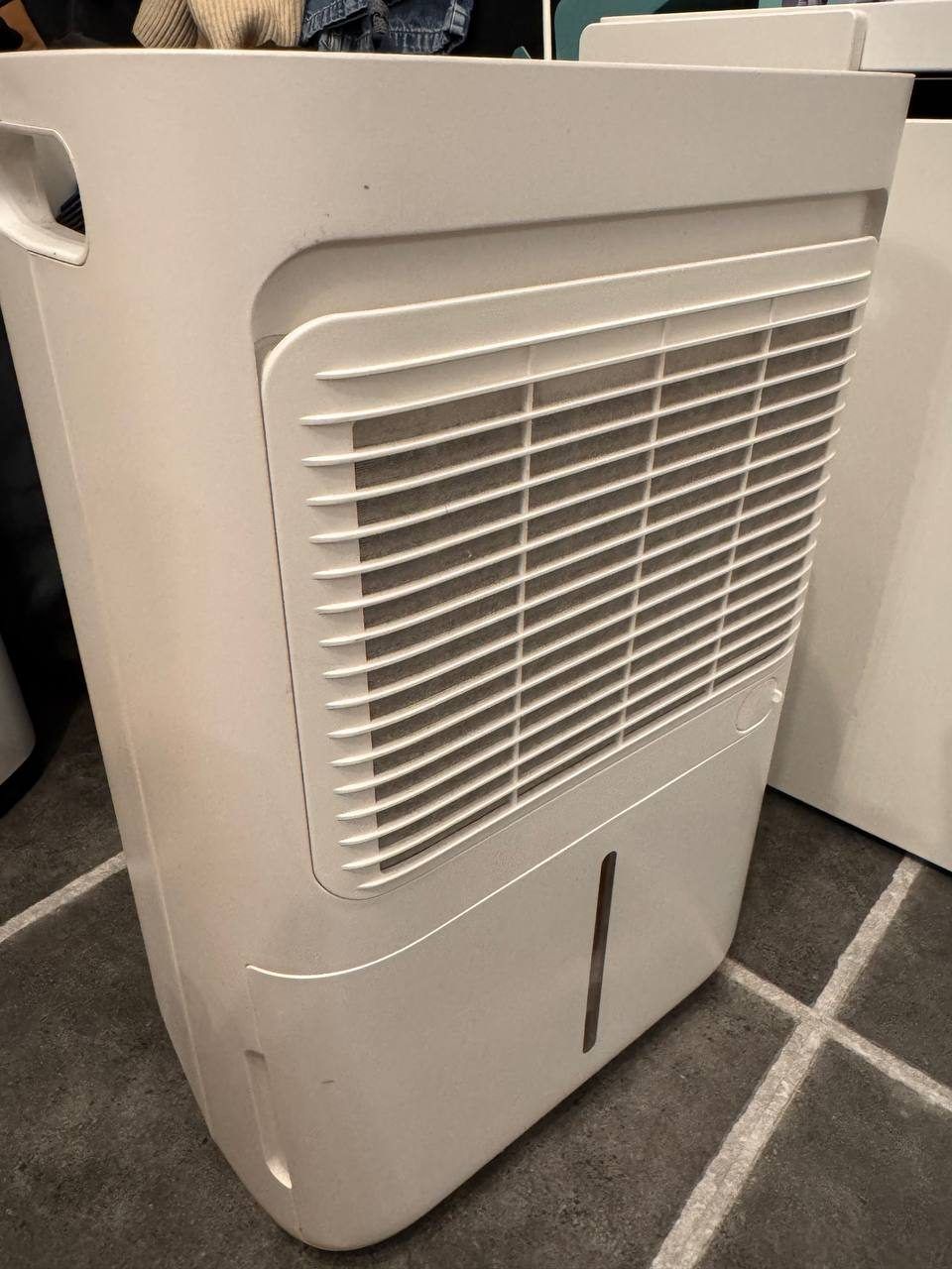 Осушитель воздуха Eeese Hugo 13L, 13 л