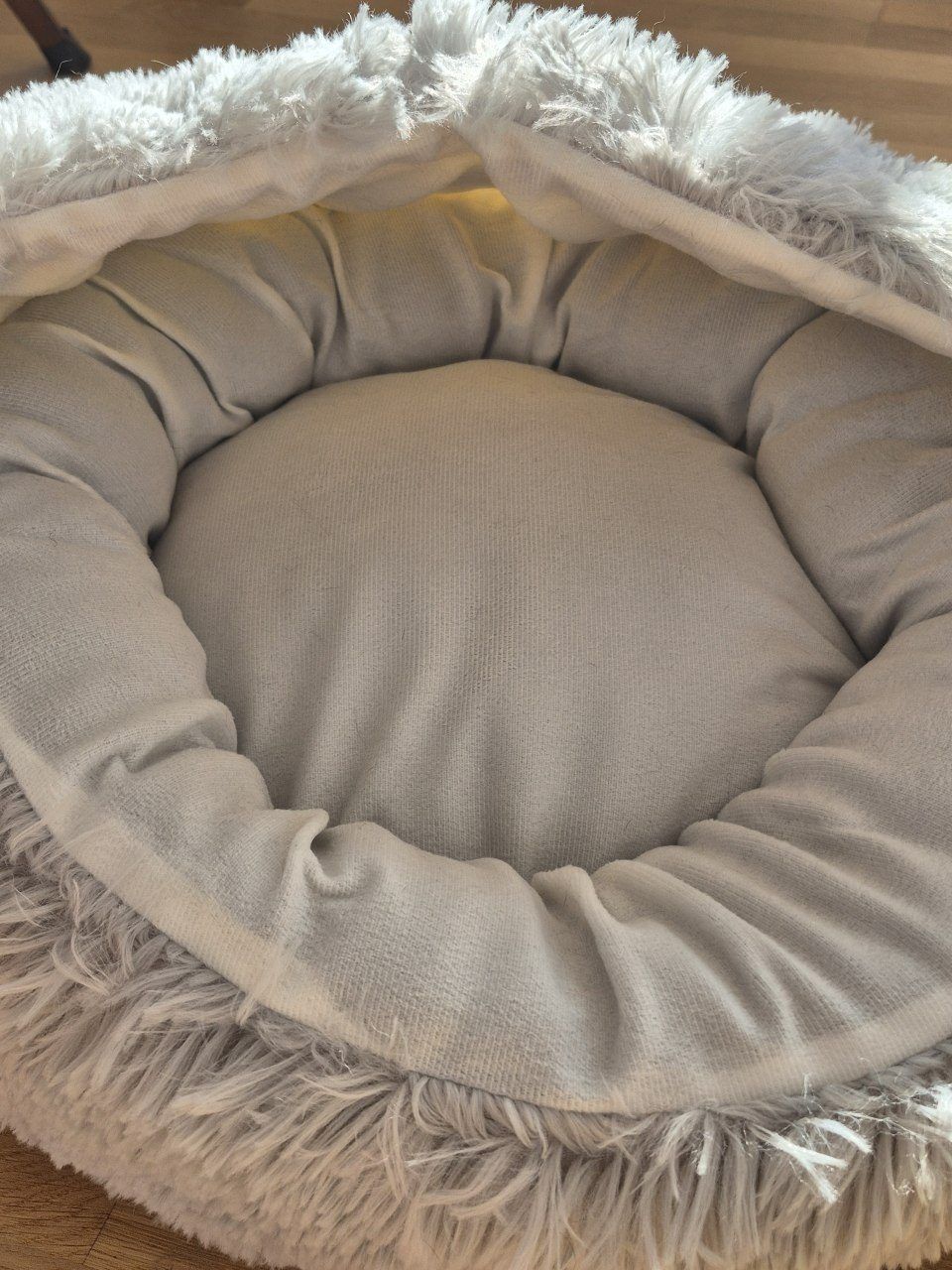 Лежанка-домик для кошек Leeby Cama Cueva Antiestrés Gris, 50 × 50 см