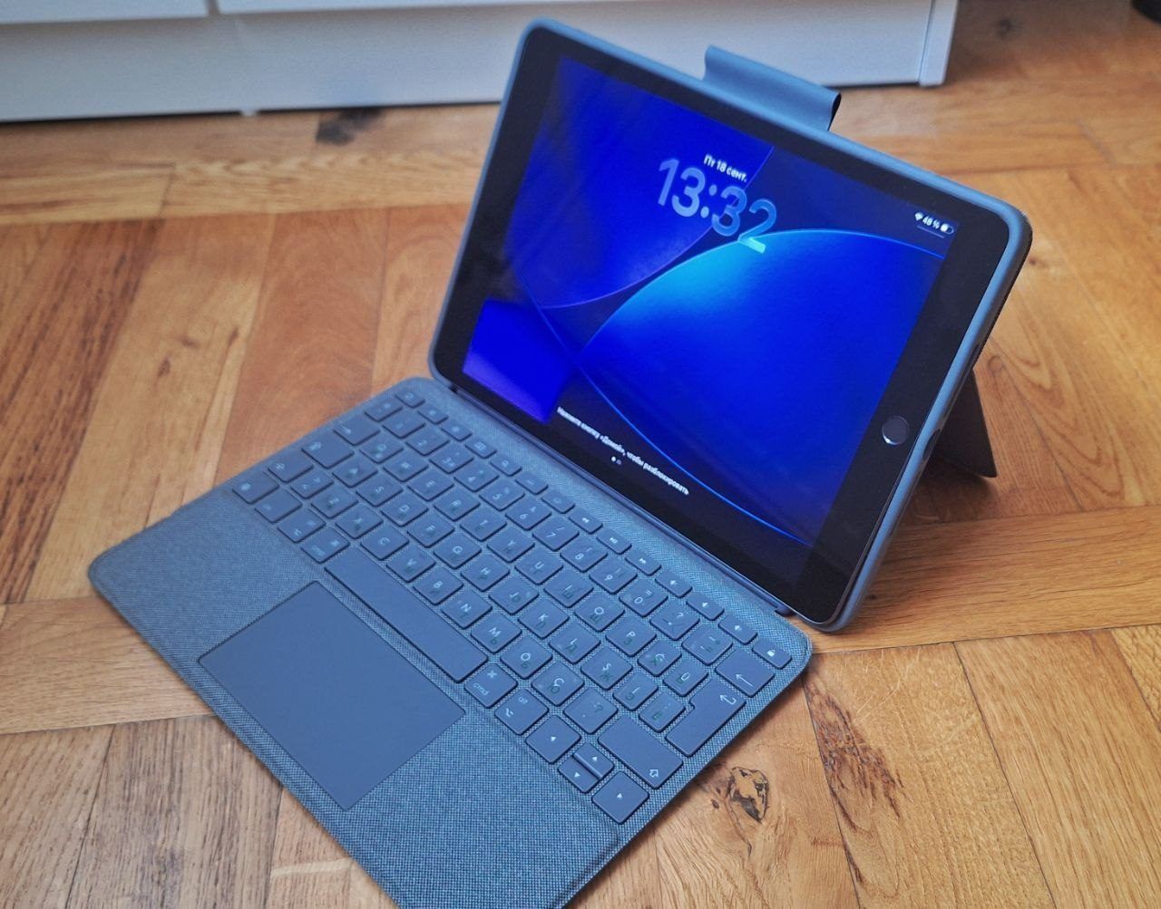 Планшет, чехол-клавиатура и стилус Apple iPad 9-го поколения, 64 ГБ