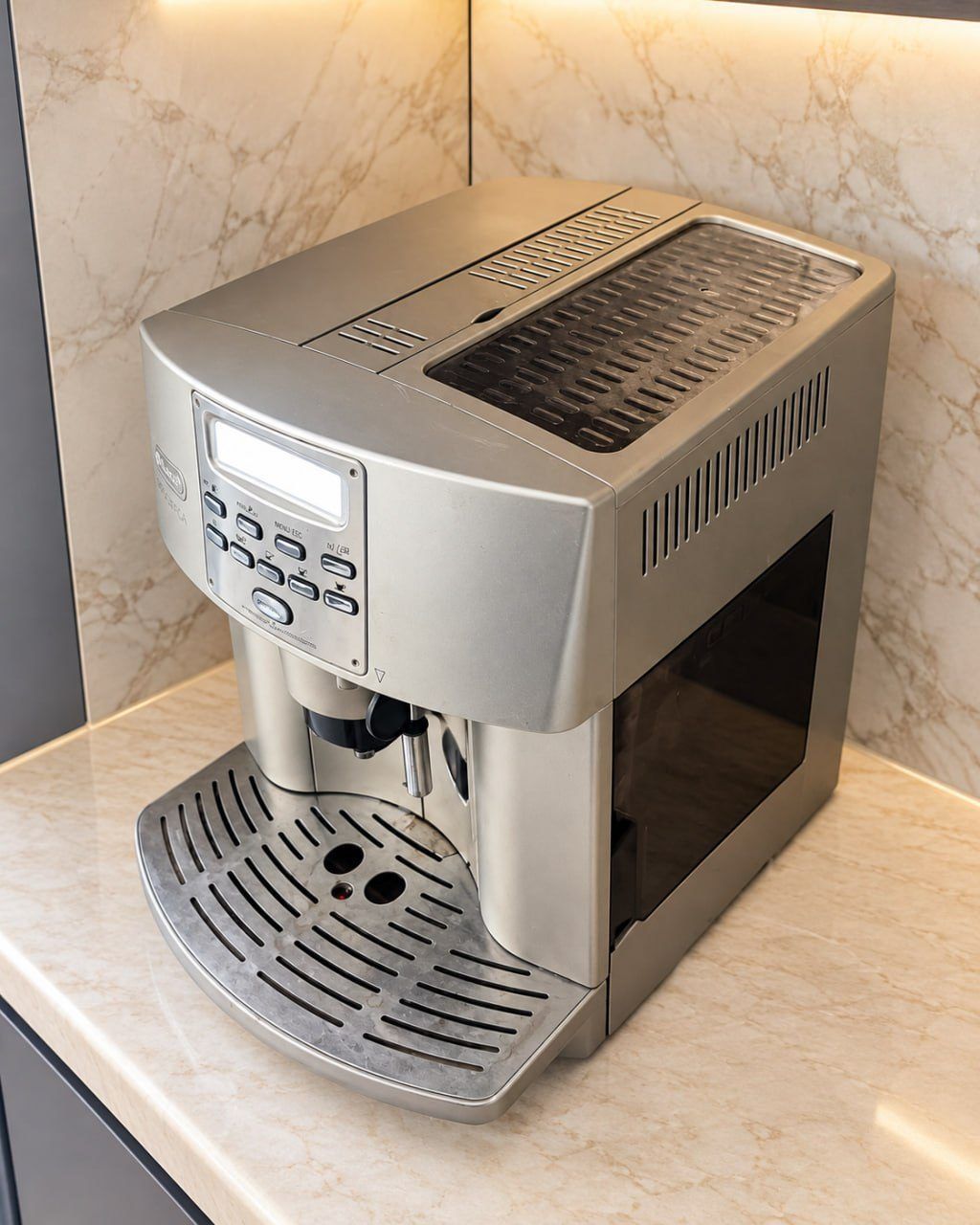 Кофемашина De’Longhi Magnifica Automatic Cappuccino