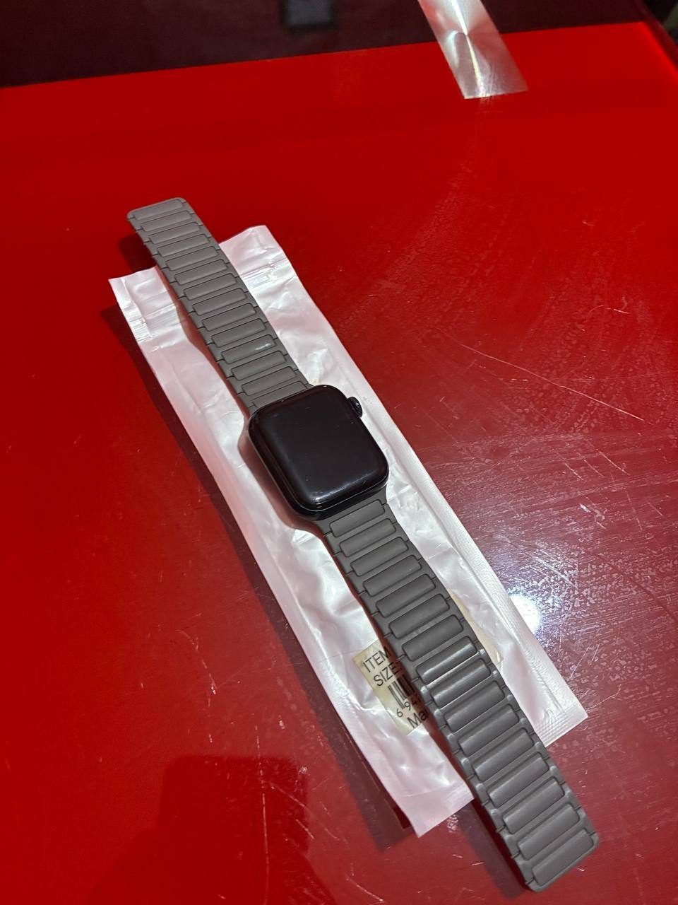 Умные часы Apple Watch SE2