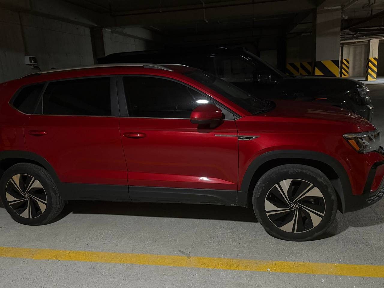 Автомобиль Volkswagen Taos SE 4Motion, 2024 г