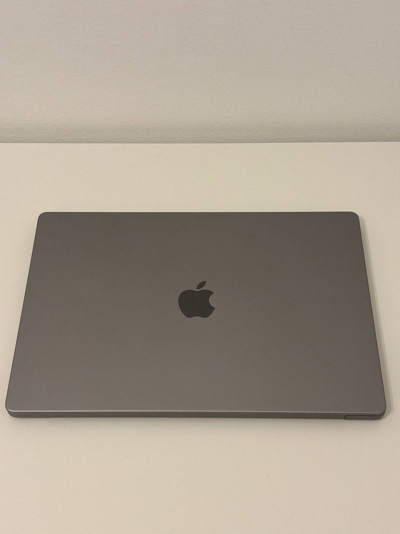 Ноутбук Apple MacBook Pro 16, 1 TB