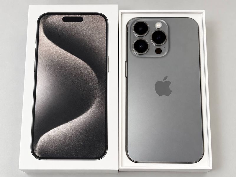 Смартфон Apple iPhone 15 Pro, 256 ГБ