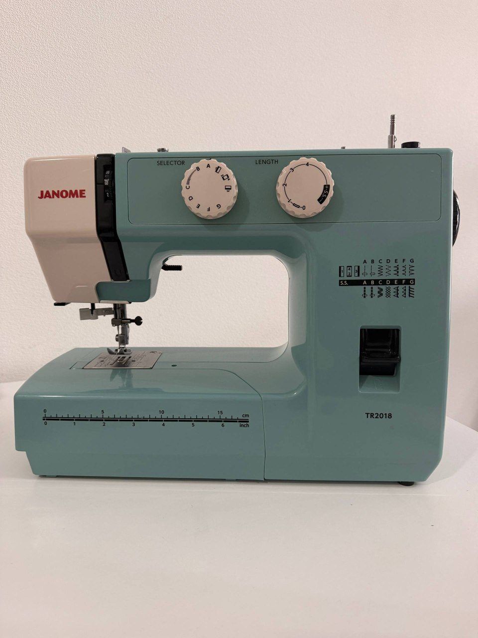 Швейная машина Janome TR2018