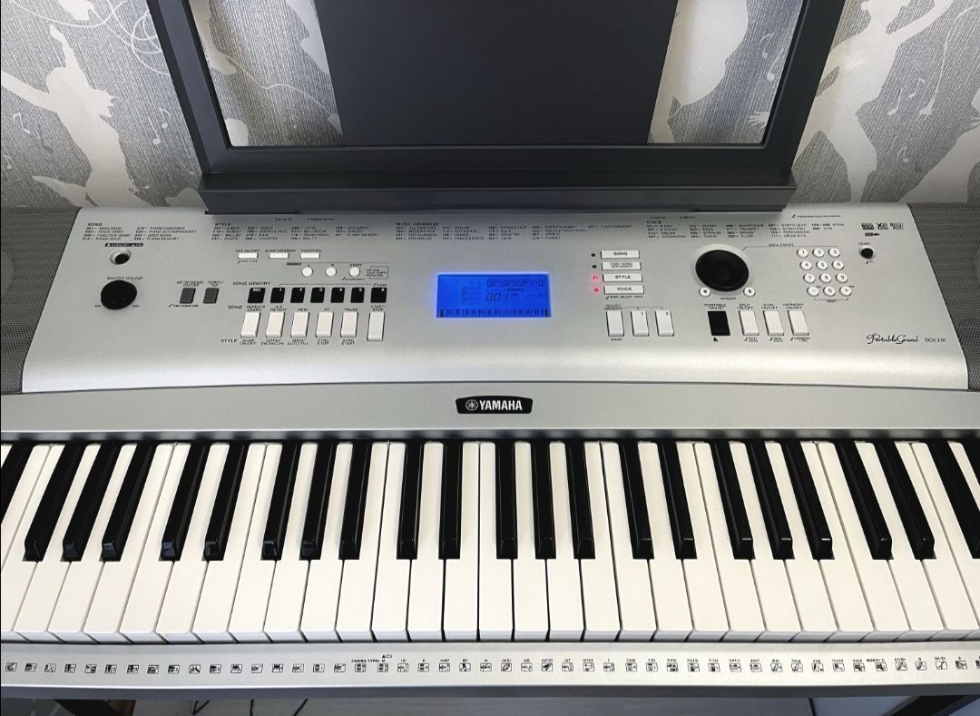 Электронное пианино Yamaha Portatone DGX-230