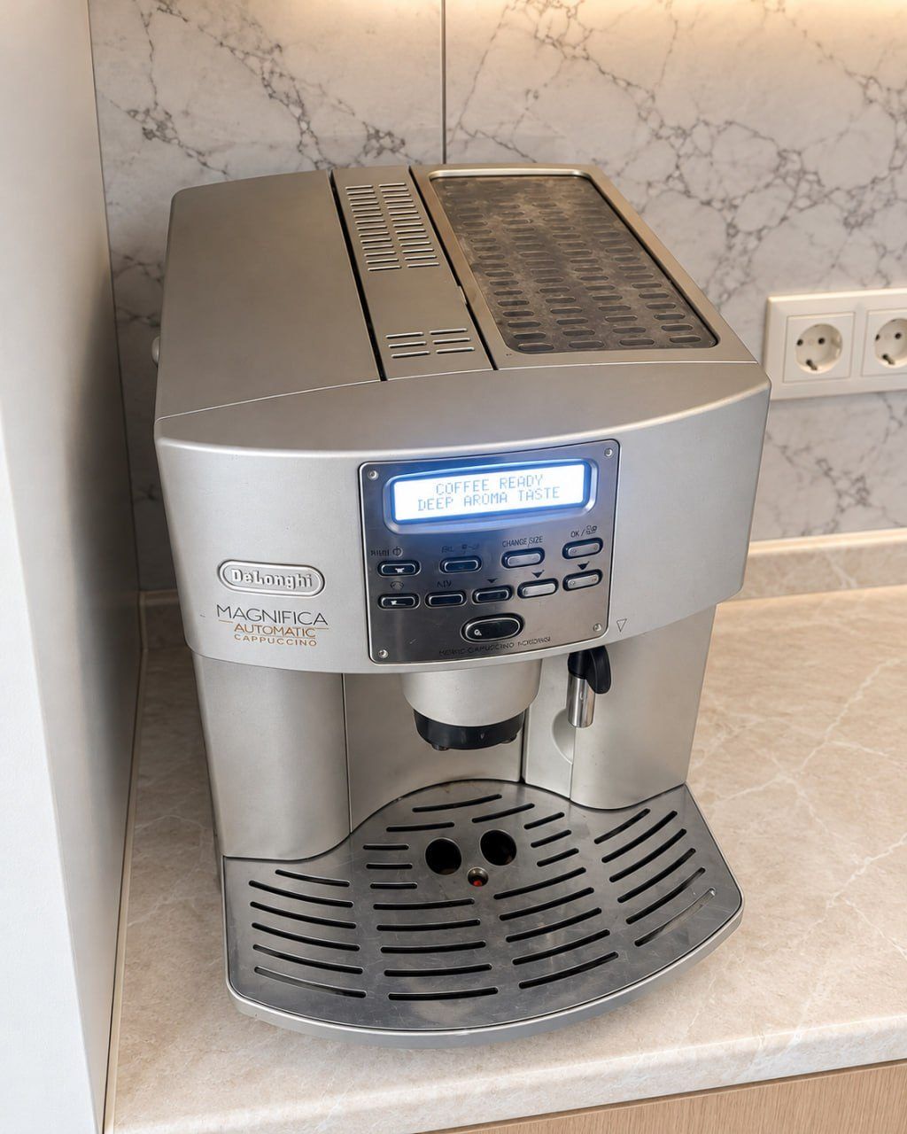 Кофемашина De’Longhi Magnifica Automatic Cappuccino