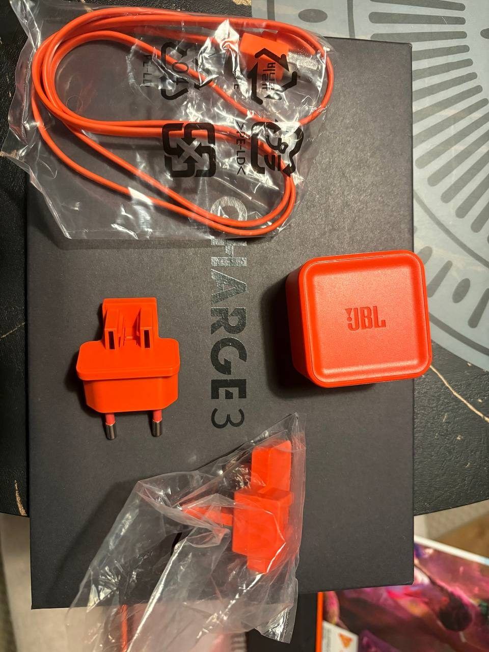 Беспроводная колонка JBL Charge 3