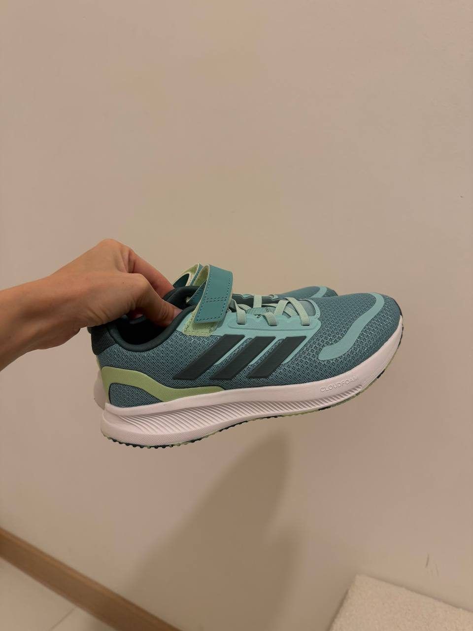 Кроссовки Adidas, детские