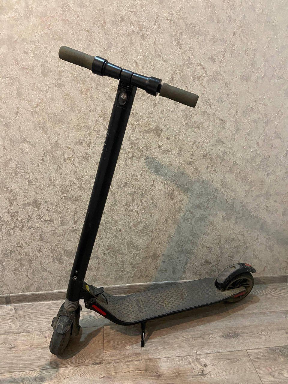 Электросамокат Ninebot KickScooter ES1