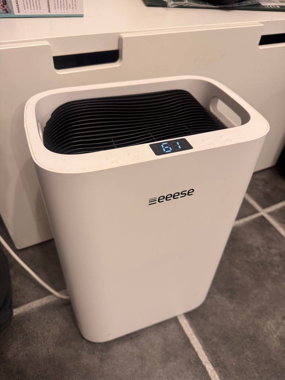 Осушитель воздуха Eeese Hugo 13L, 13 л