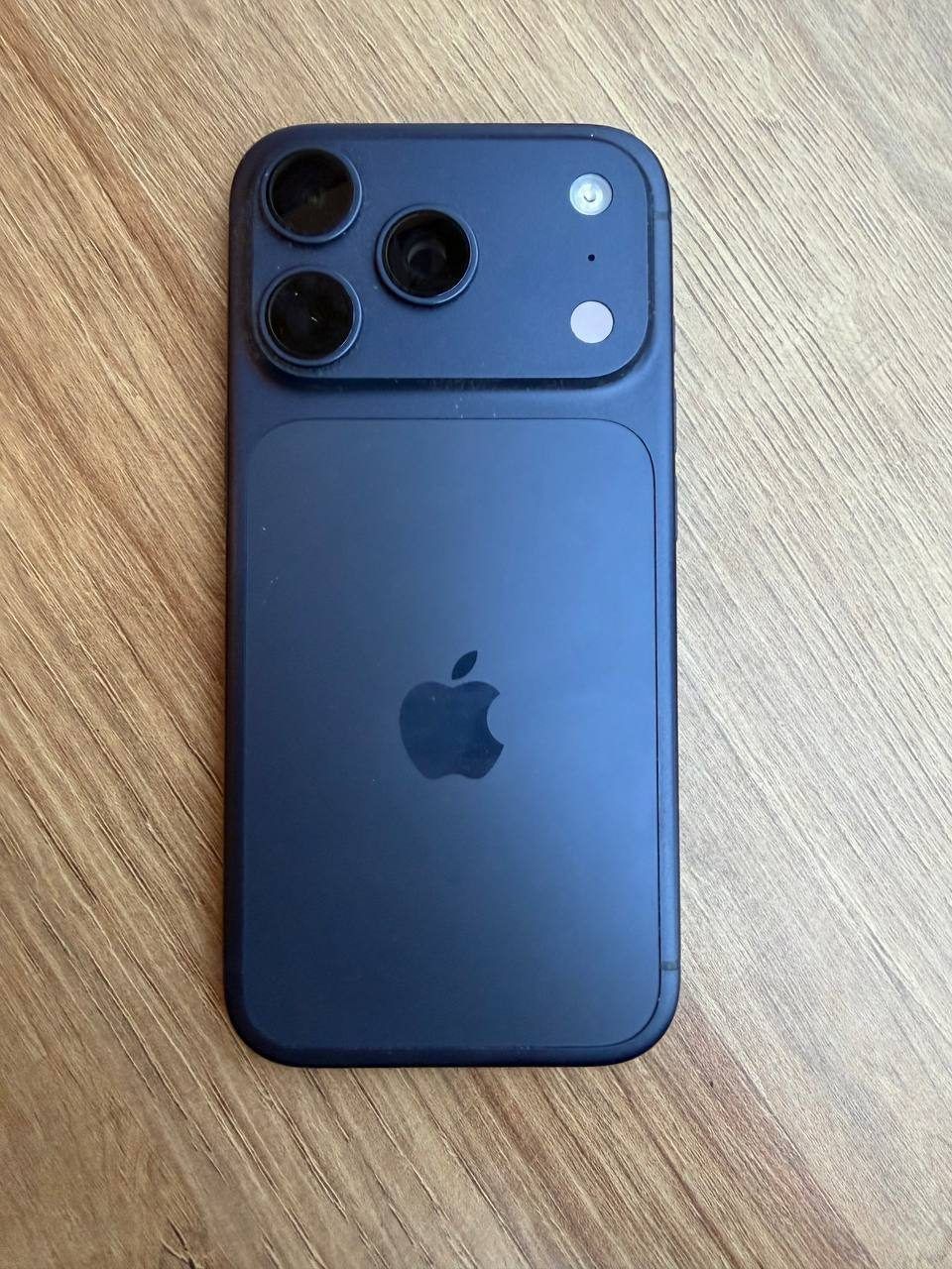 Смартфон Apple iPhone 17 Pro, 256 ГБ
