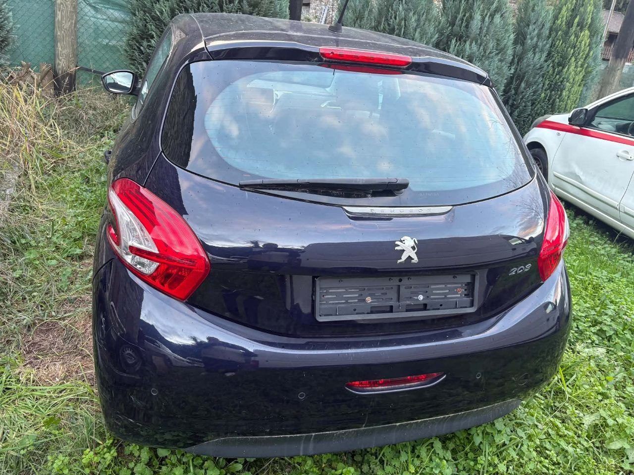 Автомобиль PEUGEOT 208, 2015