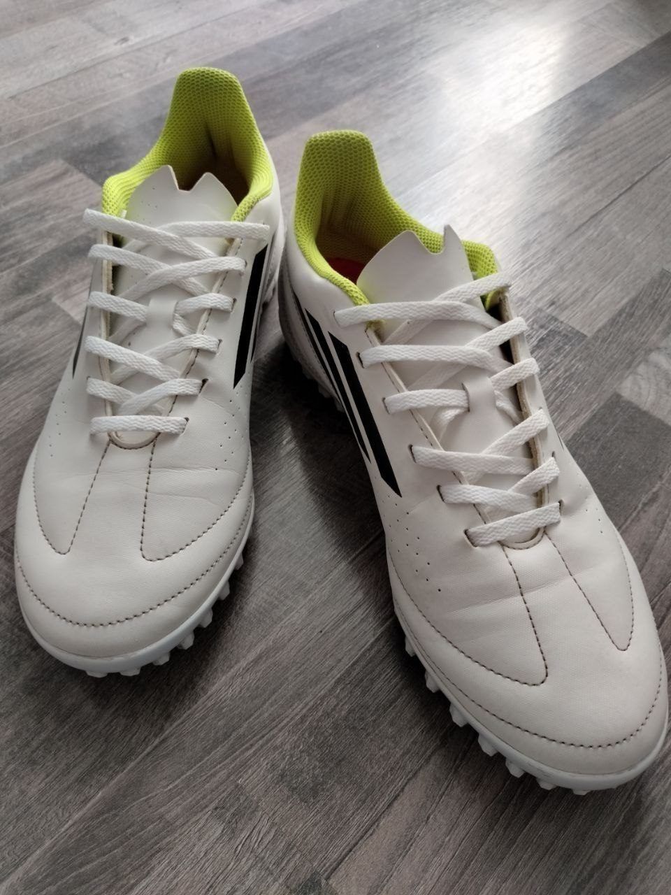 Футбольные бутсы Adidas Deportivo III TF, размер 42⅔