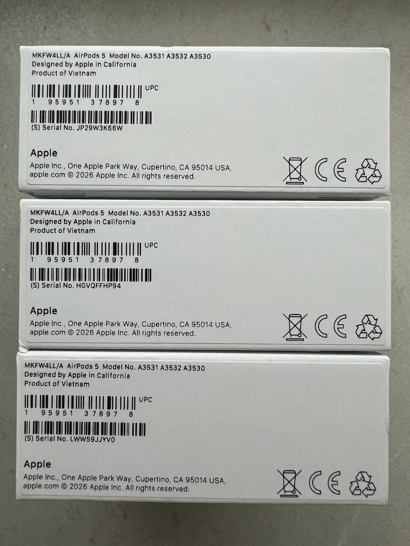 Наушники Apple AirPods 5, новые
