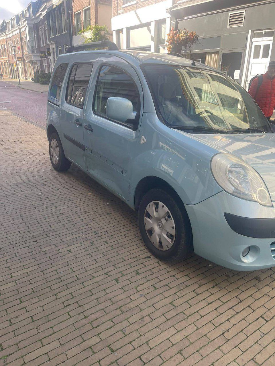 Автомобиль Renault Kangoo, газ-бензин