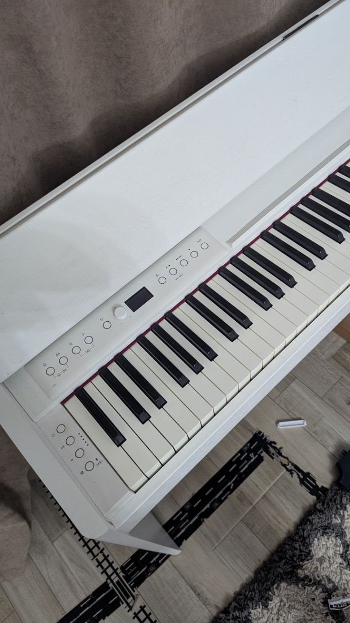 Цифровое пианино Roland F701-Wh