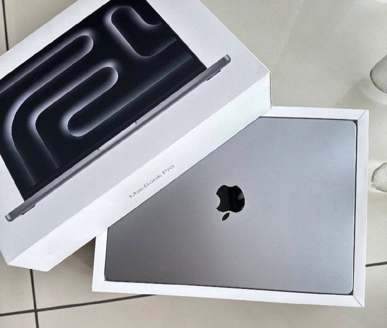 Ноутбук Apple MacBook Pro, 512 ГБ