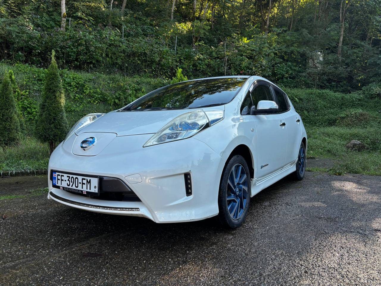 Электромобиль Nissan Leaf AZE0, 2015 год