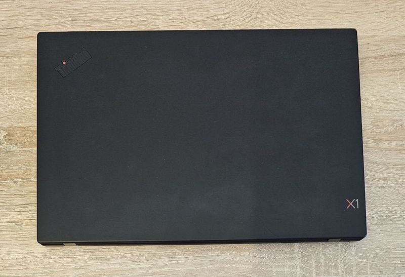 Ноутбук и карта памяти Lenovo ThinkPad X1 Carbon, 14 G6