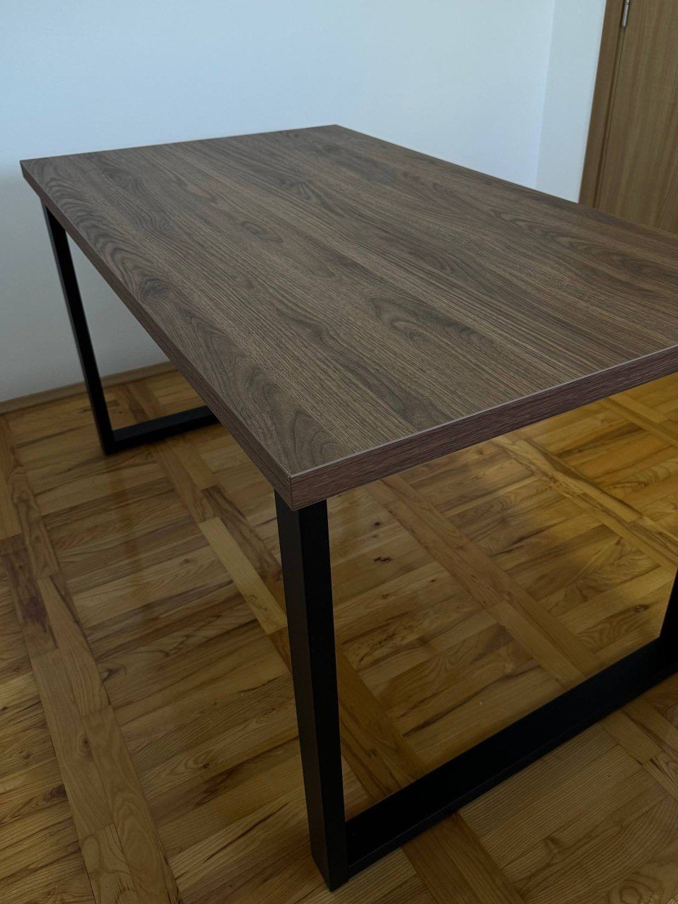 Стол IKEA, 140x80 см