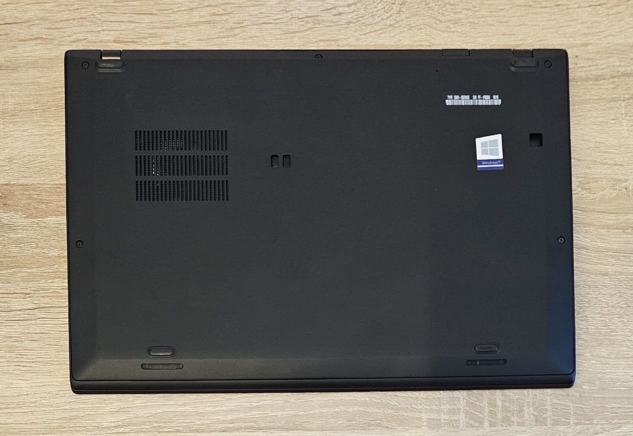 Ноутбук и карта памяти Lenovo ThinkPad X1 Carbon, 14 G6