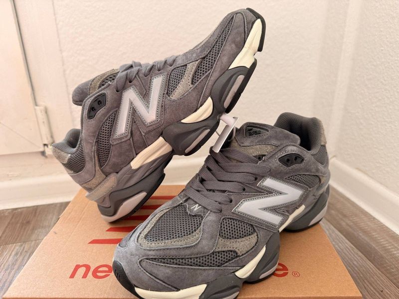 Кроссовки New Balance 9060, размер 43