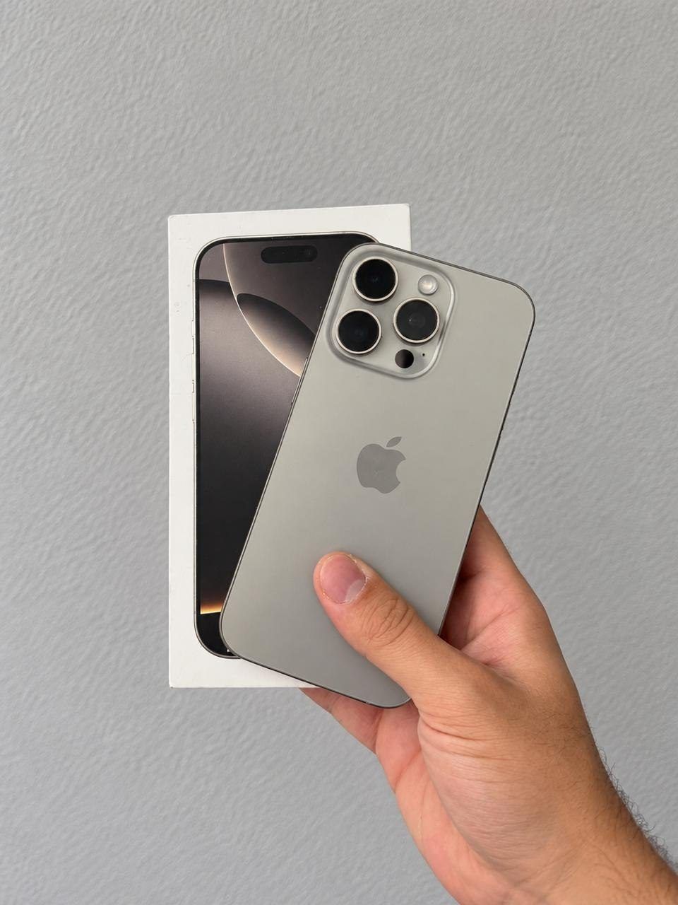 Смартфон Apple iPhone 16 Pro, 256 ГБ