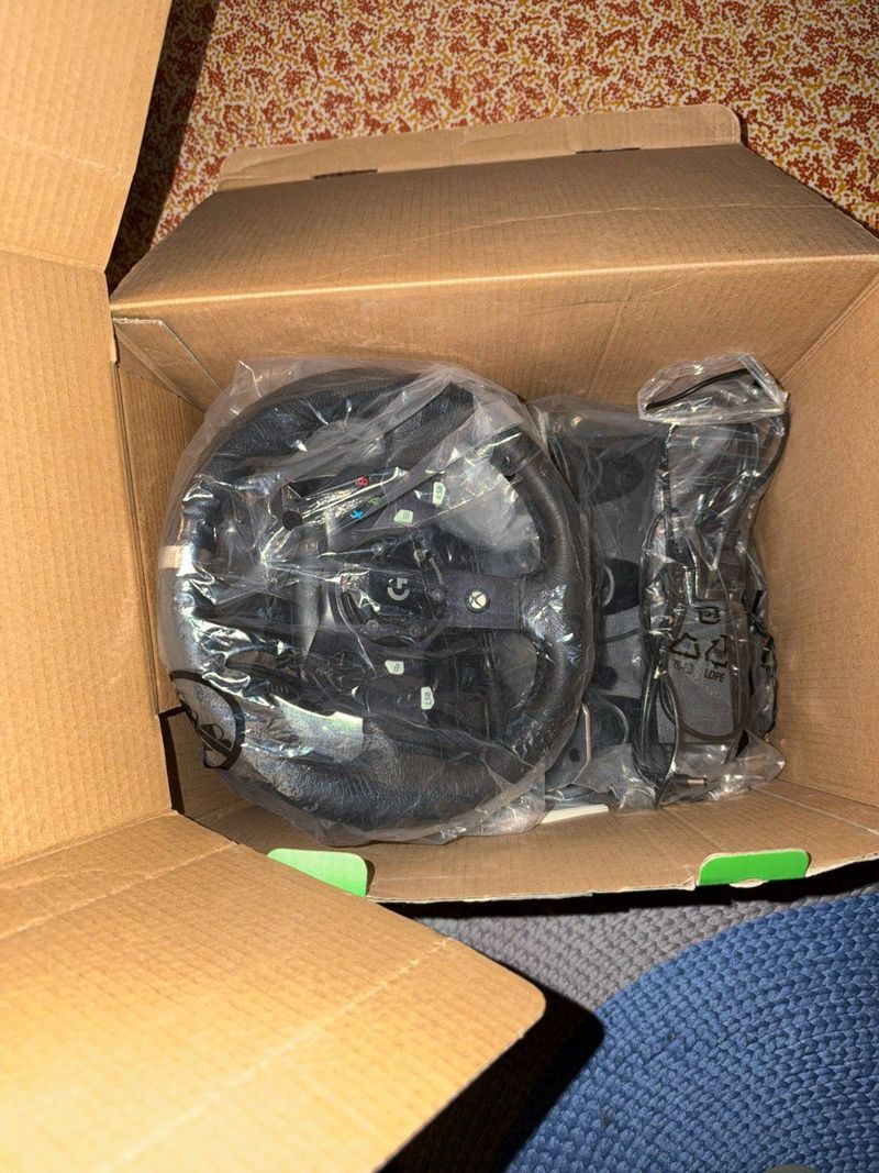 Руль с педалями Logitech G920