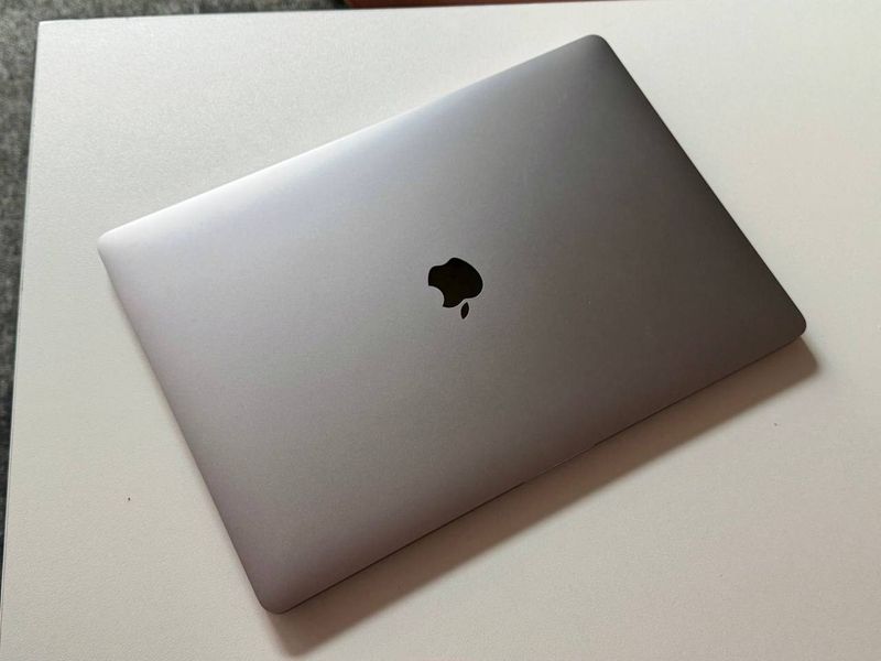 Ноутбук Apple MacBook Pro 16" 2019 (A2141), 500 GB SSD