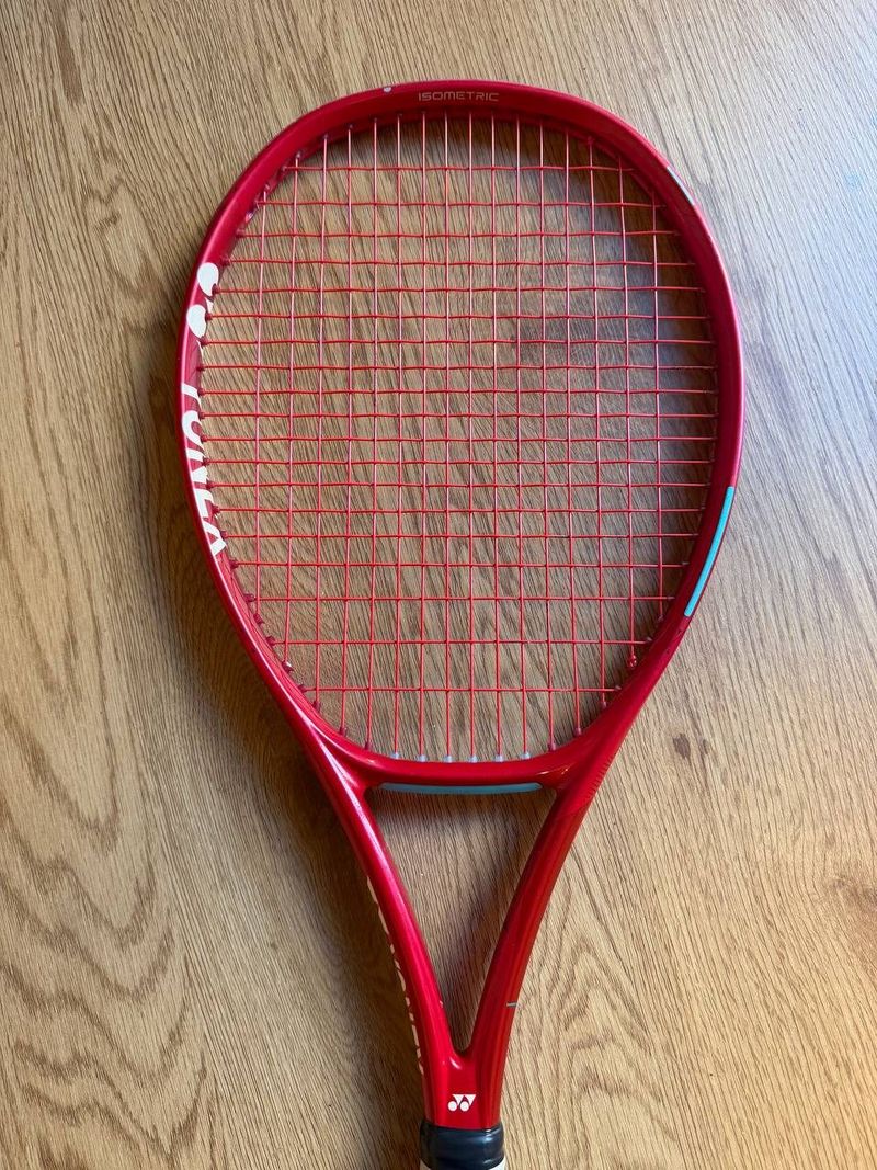 Теннисная ракетка Yonex VCORE 98, Ruby Red