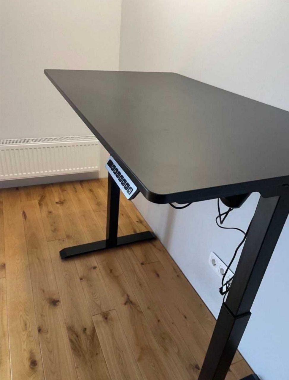 Стол Е-TABLE, с регулировкой высоты