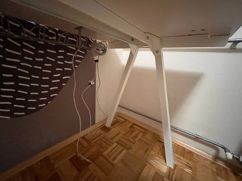 Письменный стол IKEA TROTTEN, 120×70 см