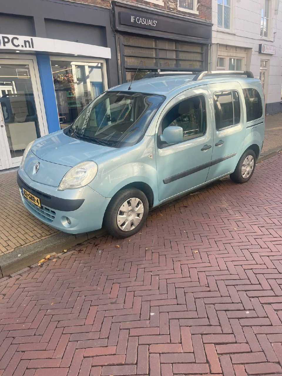 Автомобиль Renault Kangoo, газ-бензин