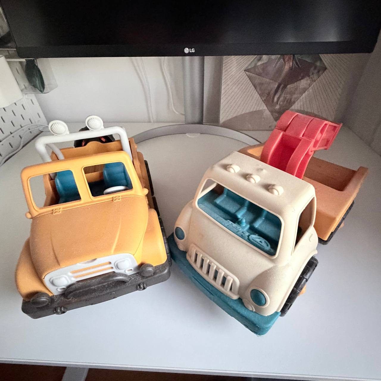 Машинки Wonder Wheels 4x4 Off-Road Truck / Tow Truck, 2 шт