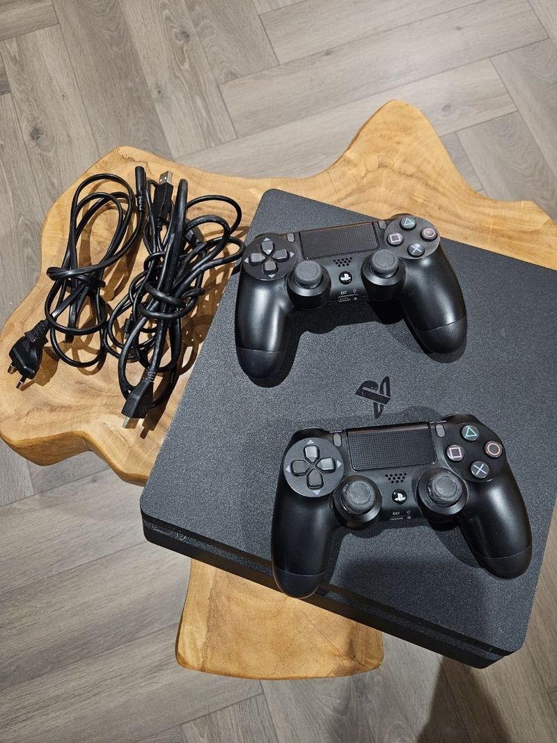 Игровая приставка Sony PlayStation 4, 500 ГБ