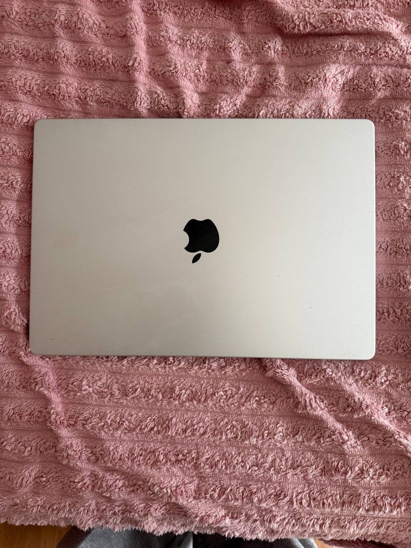 Ноутбук Apple MacBook Pro 16" M4 Pro, 24 ГБ / 512 ГБ