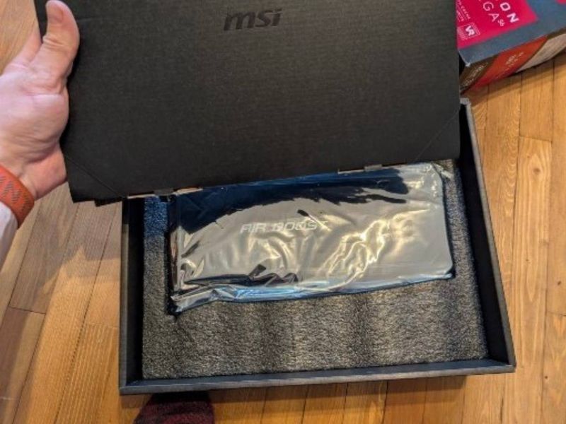 Видеокарта MSI Radeon RX Vega 56 Air Boost 8G OC, 8 ГБ