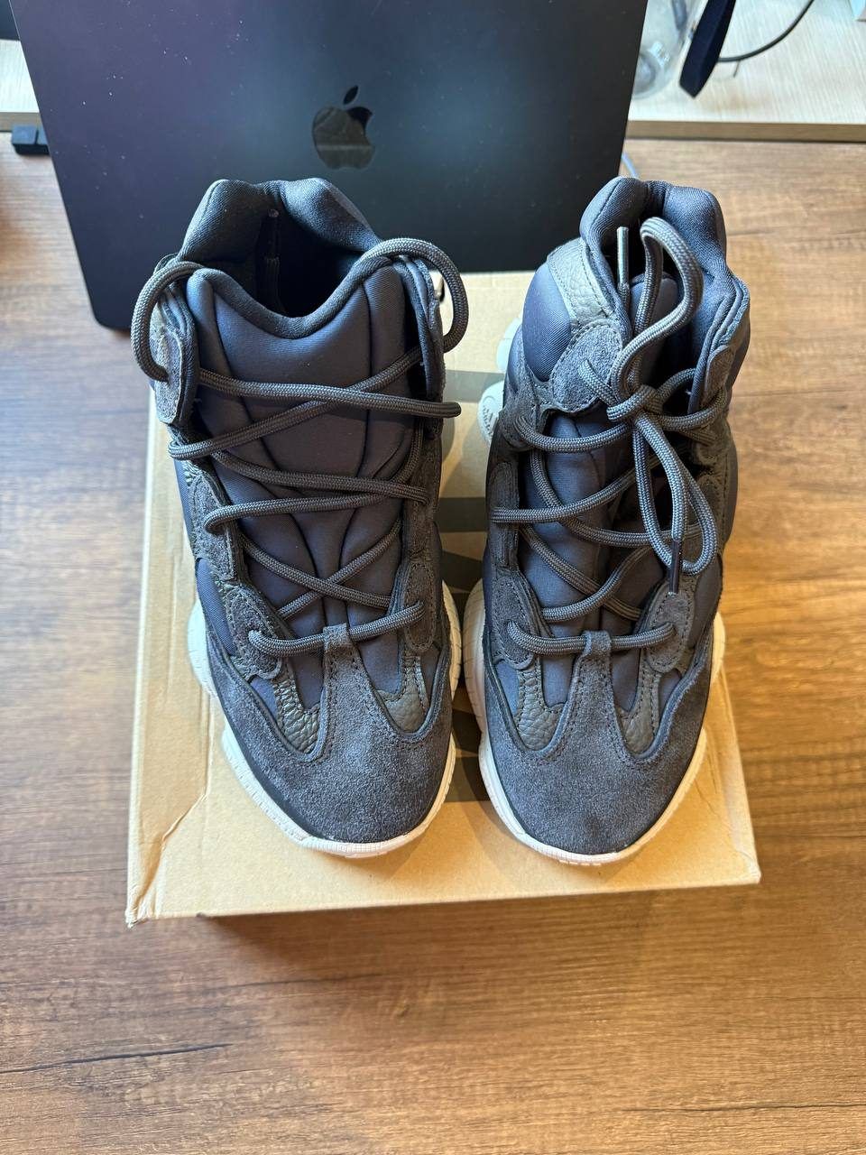 Кроссовки Adidas Yeezy 500 High, размер 24,3 см