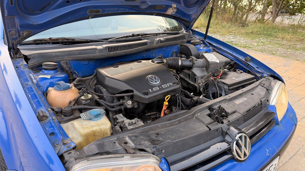 Автомобиль Volkswagen Golf, 1.6