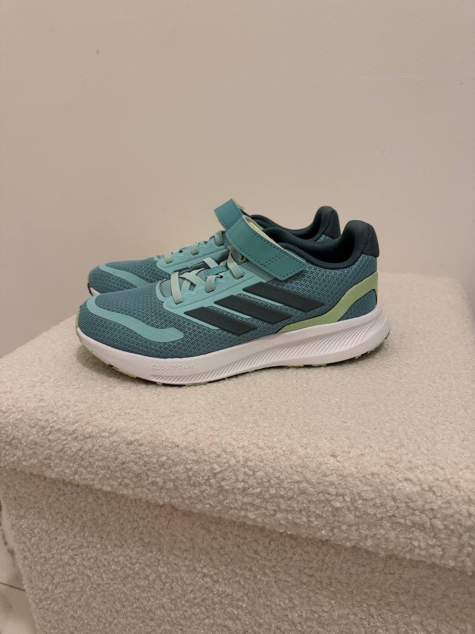 Кроссовки Adidas, детские